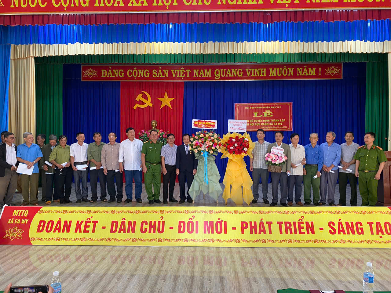 Lễ Công bố Quyết định thành lập Chi hội Cựu Công an nhân dân xã Ea Wy