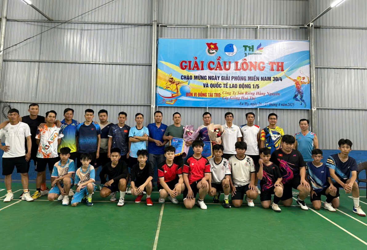Đoàn TN xã Ea Wy tổ chức giải cầu lông chào mừng 50 ngày giải phóng miền nam(30/4/1975-30/4/2025)