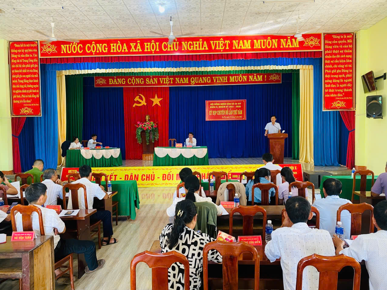Kỳ họp chuyên đề lần thứ 5, Hội đồng nhân xã Ea Wy khóa X, nhiệm kỳ 2021-2026