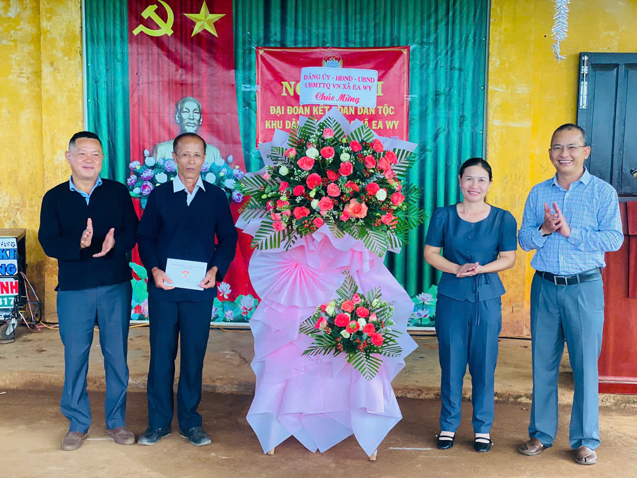 NGÀY HỘI ĐẠI ĐOÀN KẾT TOÀN DÂN TỘC KHU DÂN CƯ THÔN 4A, XÃ EA WY NĂM 2025