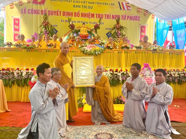 Lễ công bố quyết định bổ nhiệm Trụ trì Niệm Phật đường Từ Phước, xã Ea Wy