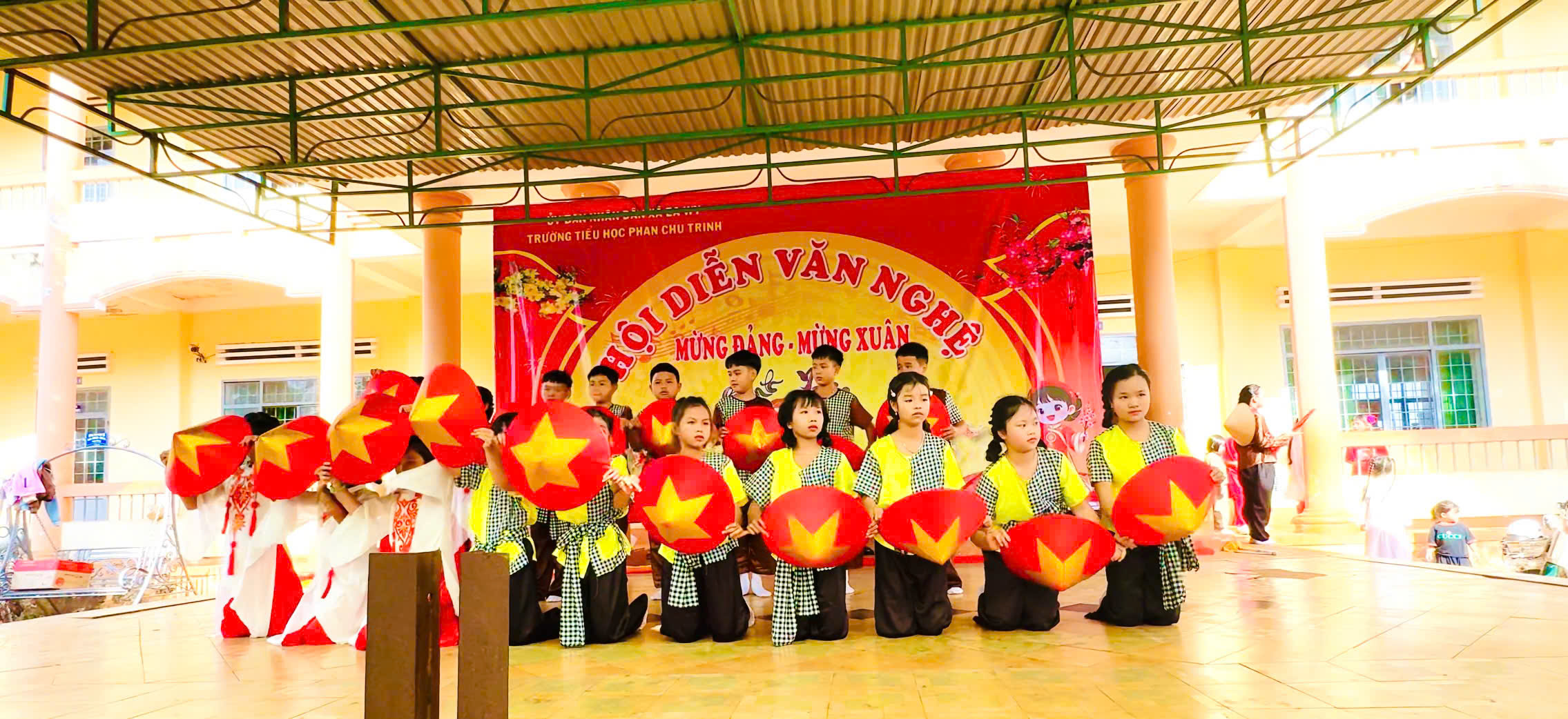 TRƯỜNG TH PHAN CHU TRINH (XÃ EA WY) TỔ CHỨC HỘI DIỄN VĂN NGHỆ “MỪNG ĐẢNG – MỪNG XUÂN” NĂM 2026