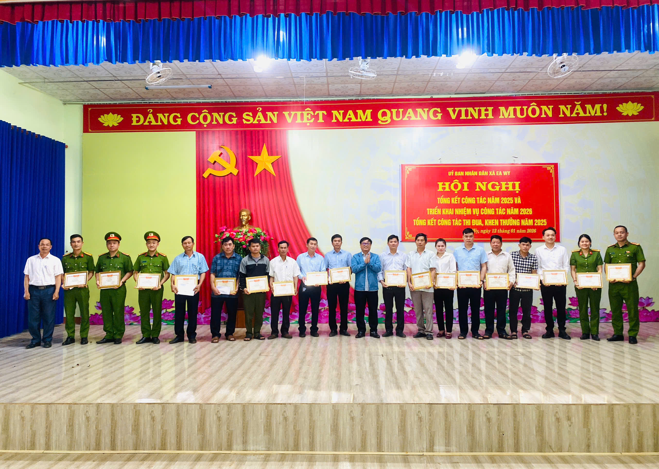 Hội nghị tổng kết công tác nhà nước xã Ea Wy năm 2025