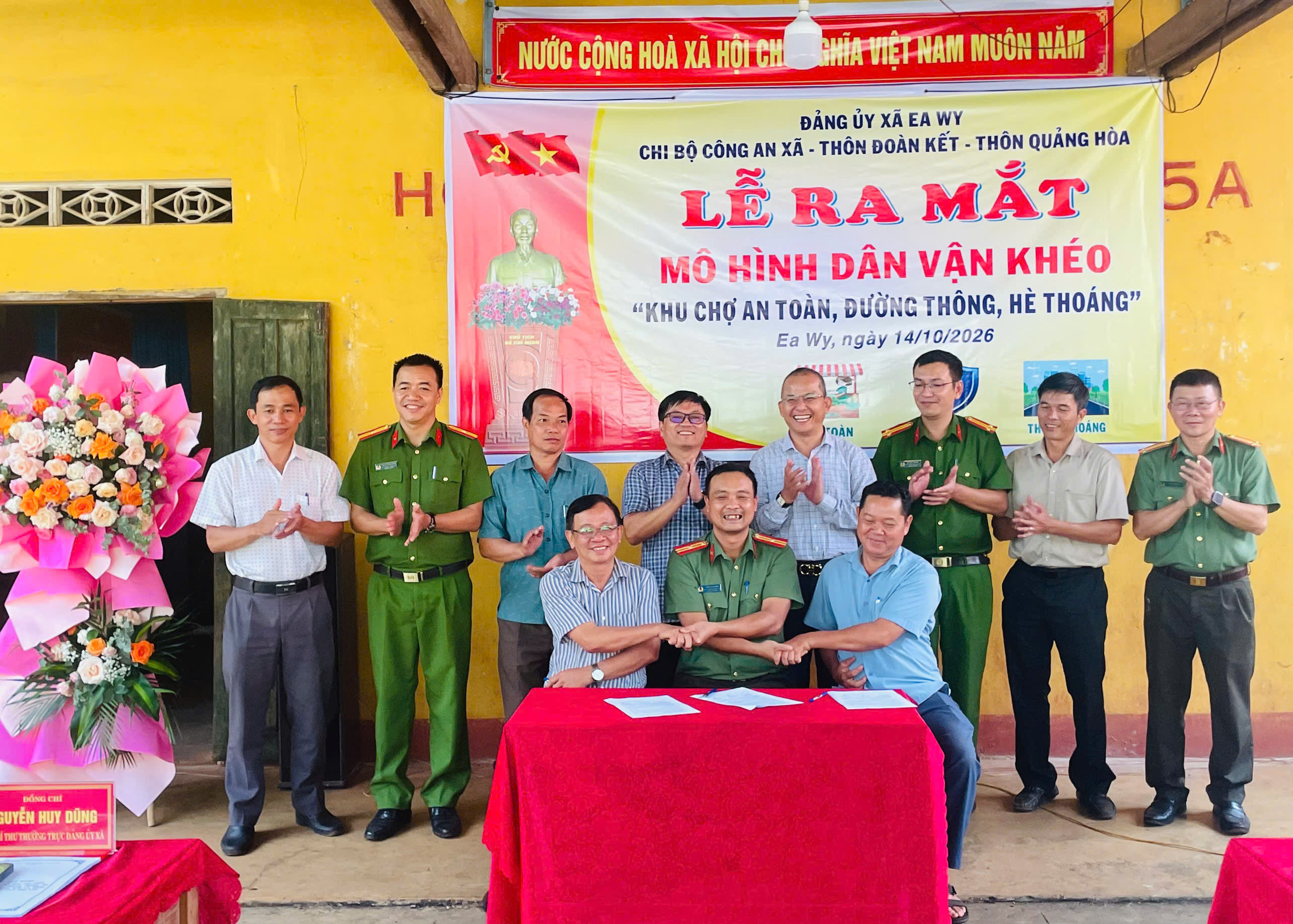 Xã Ea Wy ra mắt mô hình Dân vận khéo “khu chợ an toàn, đường thông, hè thoáng”