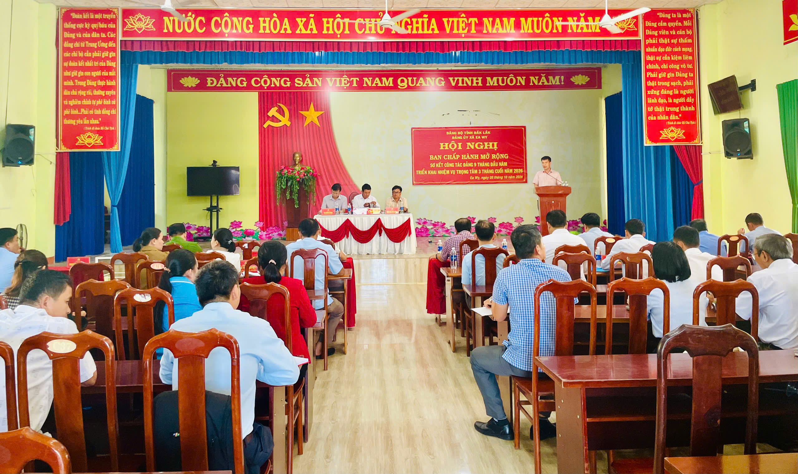 Đảng ủy xã Ea Wy tổ chức hội nghị Ban Chấp hành mở rộng