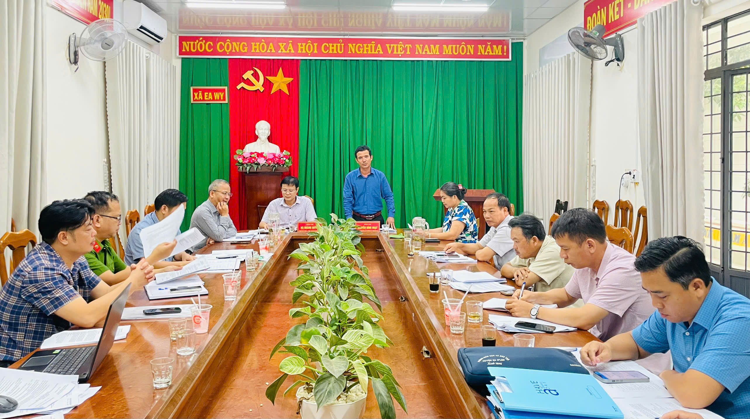 Ban Chỉ đạo thực hiện mục tiêu tăng trưởng kinh tế 02 con số xã Ea Wy tổ chức buổi làm việc triển khai nhiệm vụ