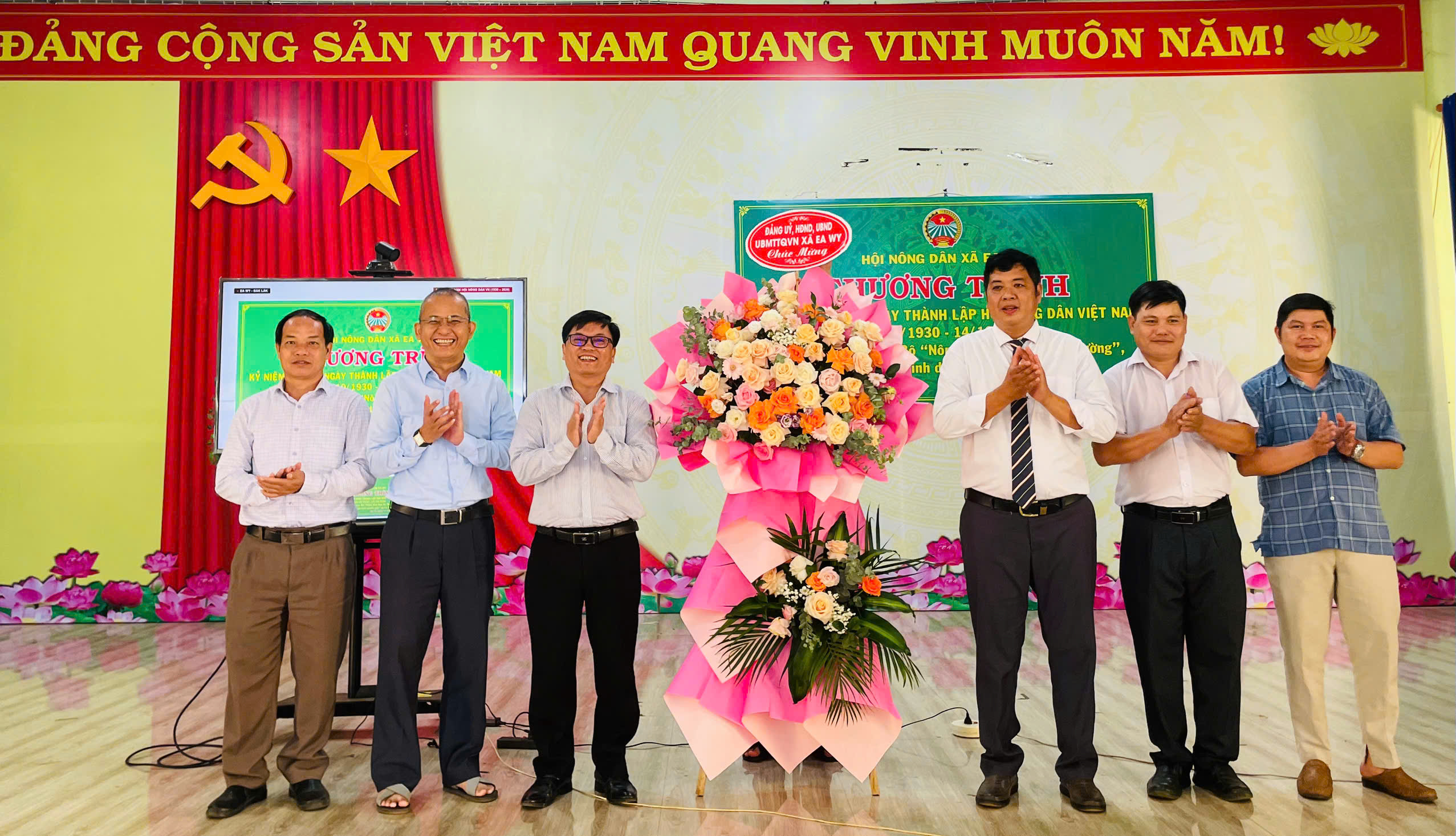 Hội Nông dân xã Ea Wy tổ chức Lễ kỷ niệm 96 năm Ngày thành lập Hội Nông dân Việt Nam