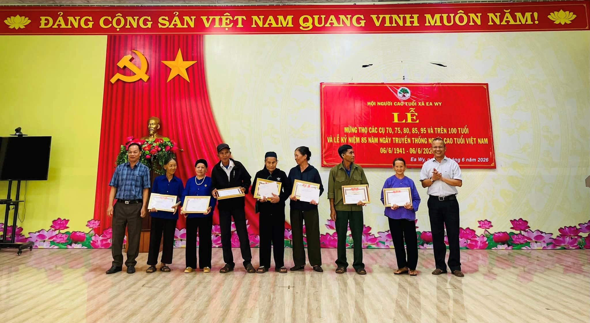 dc-phong-tang-qua