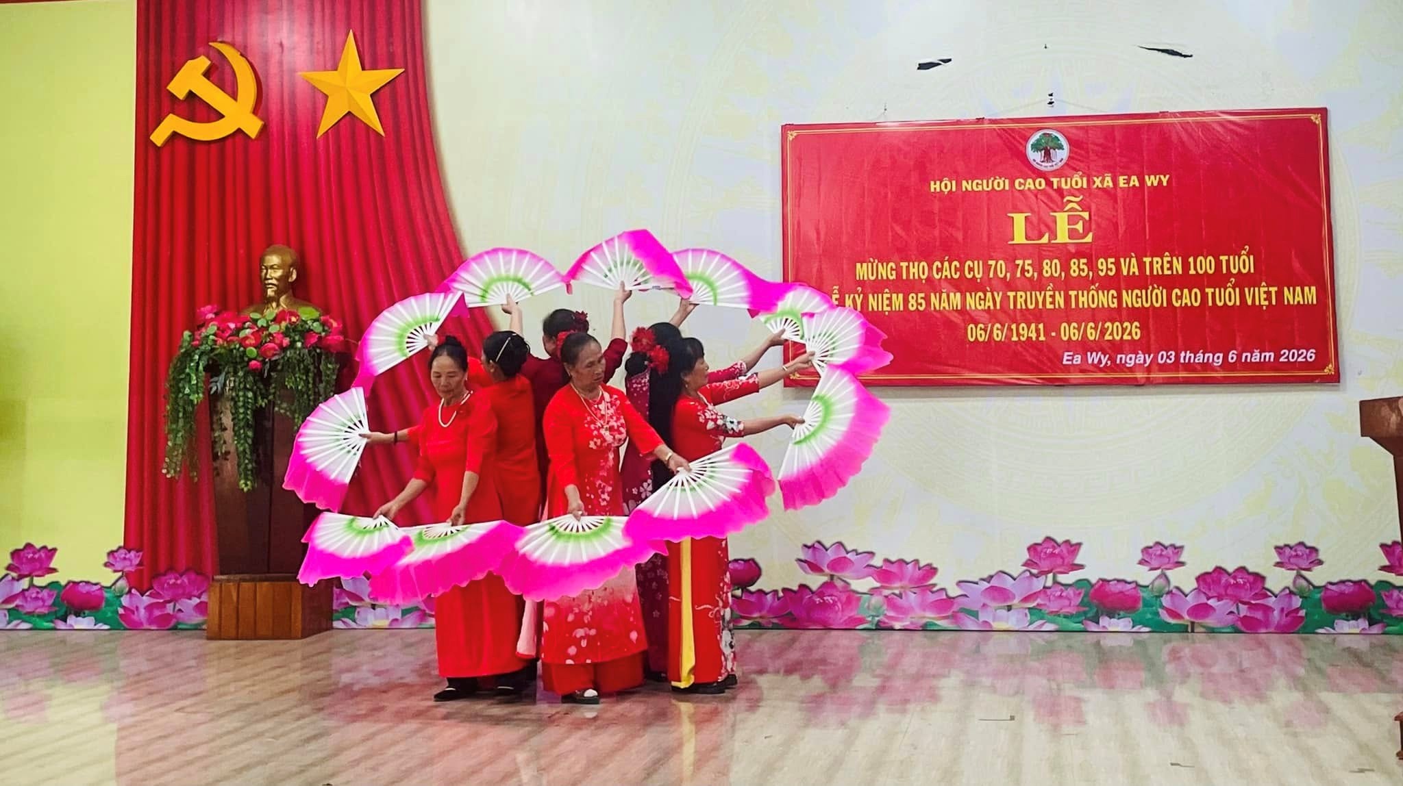 mua-xoe-mung-tho