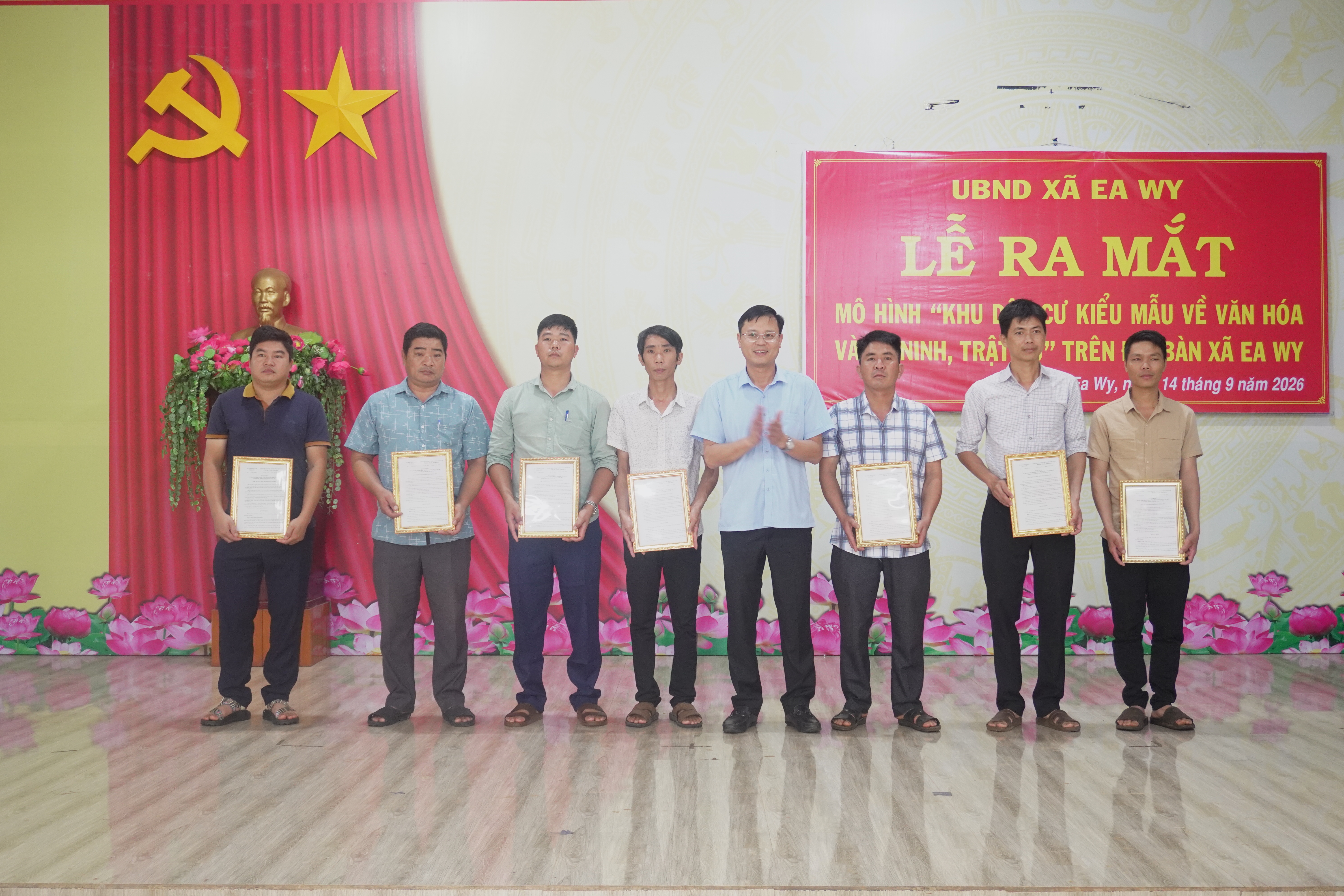 Xã Ea Wy ra mắt mô hình “khu dân cư kiểu mẫu về văn hoá và an ninh, trật tự”