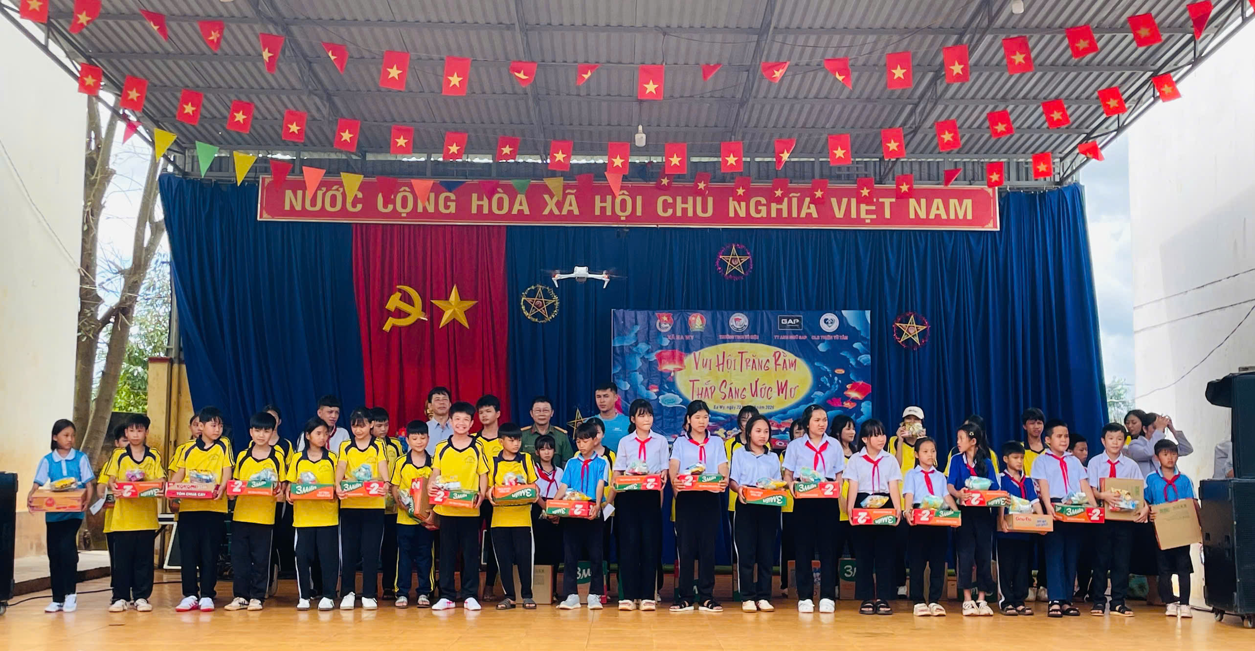 Trung thu  ấm áp tại Trường THCS Tô Hiệu